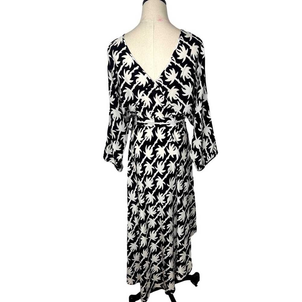 NEW! Diane Von Furstenberg M Eloise SILK Wrap PAL… - image 8