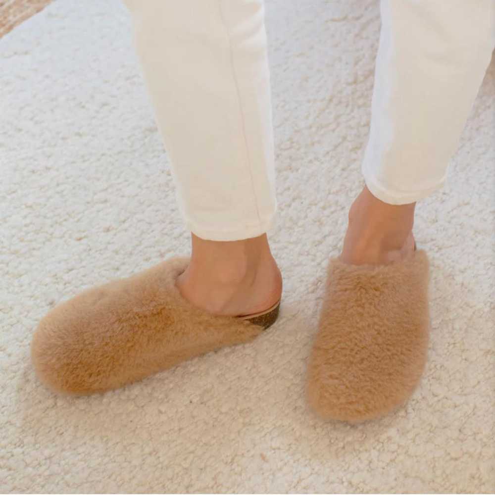 Jenni Kayne Shearling flats - image 7