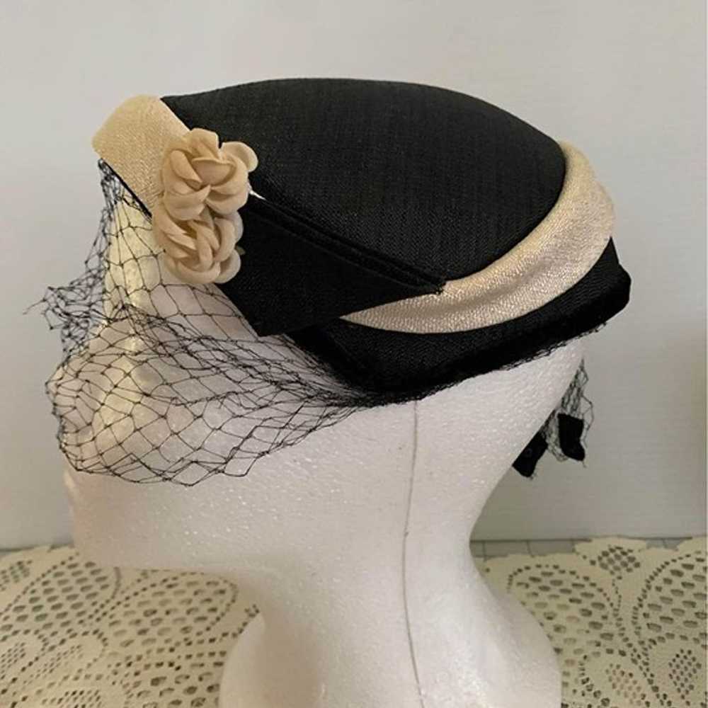 Vintage black and ivory hat - image 2