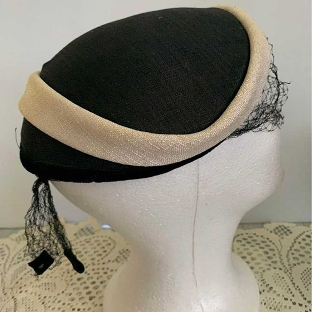 Vintage black and ivory hat - image 4