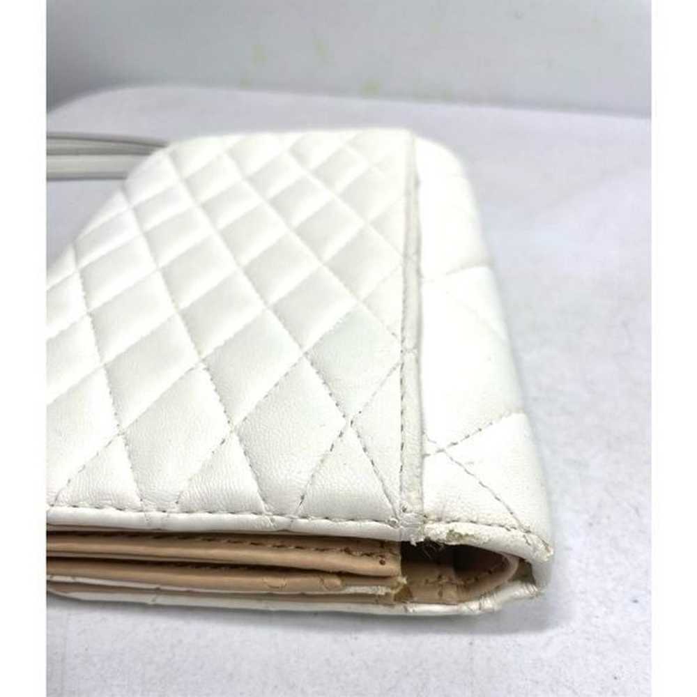 Vintage GUESS White Quilted Faux Leather Flap Wri… - image 5