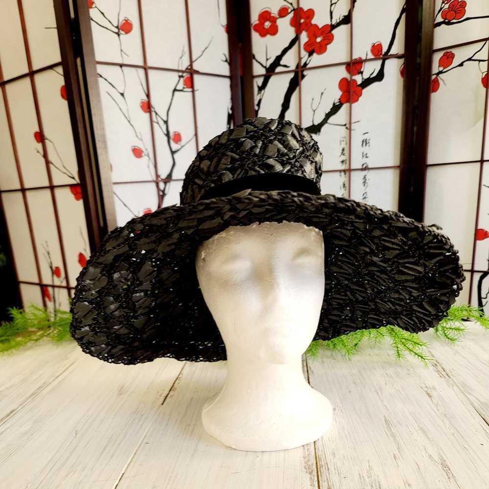 Vintage Lightweight Straw Hat with Velvet Ribbon - image 2