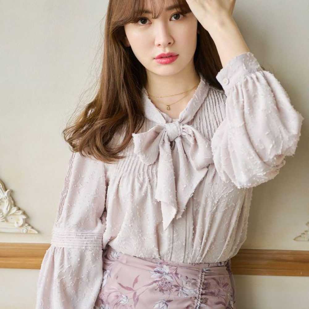 Herlipto Bow-Tie Lace Trimming Blouse - image 1