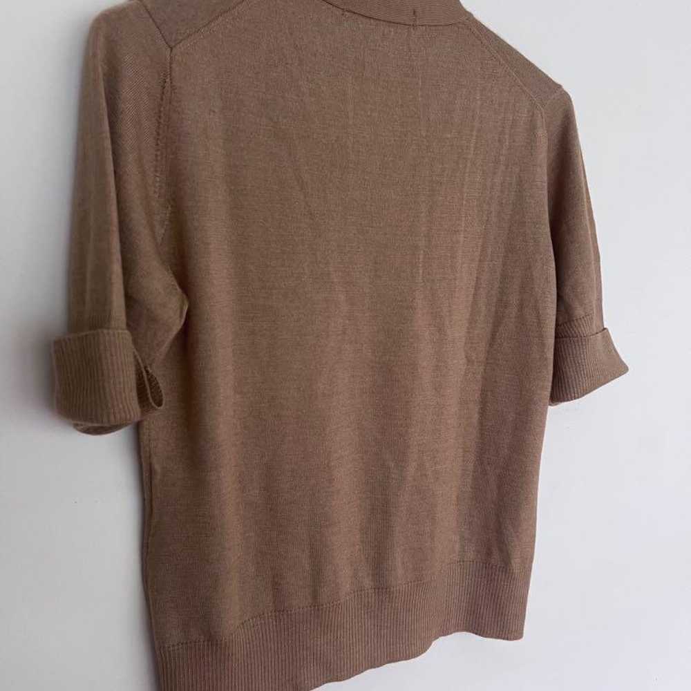 LEONARD's beige V-neck short-sleeve knit with rib… - image 9