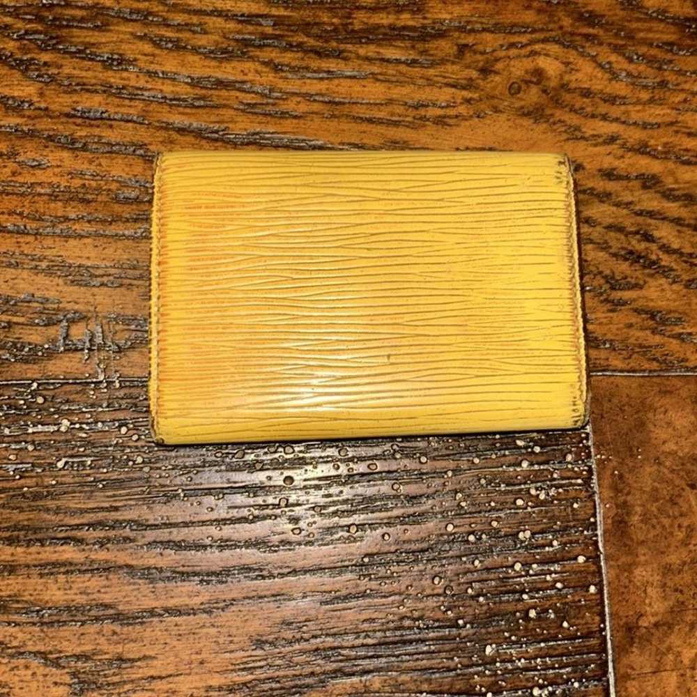 LOUIS VUITTON 1995 Yellow Epi Leather 6 Ring Key … - image 5