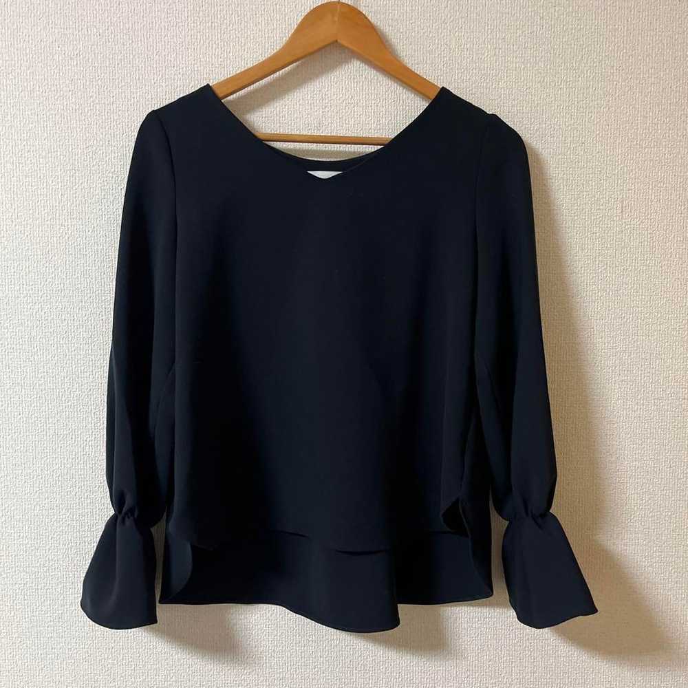 Black V-neck balloon sleeve blouse - Tonal - image 1