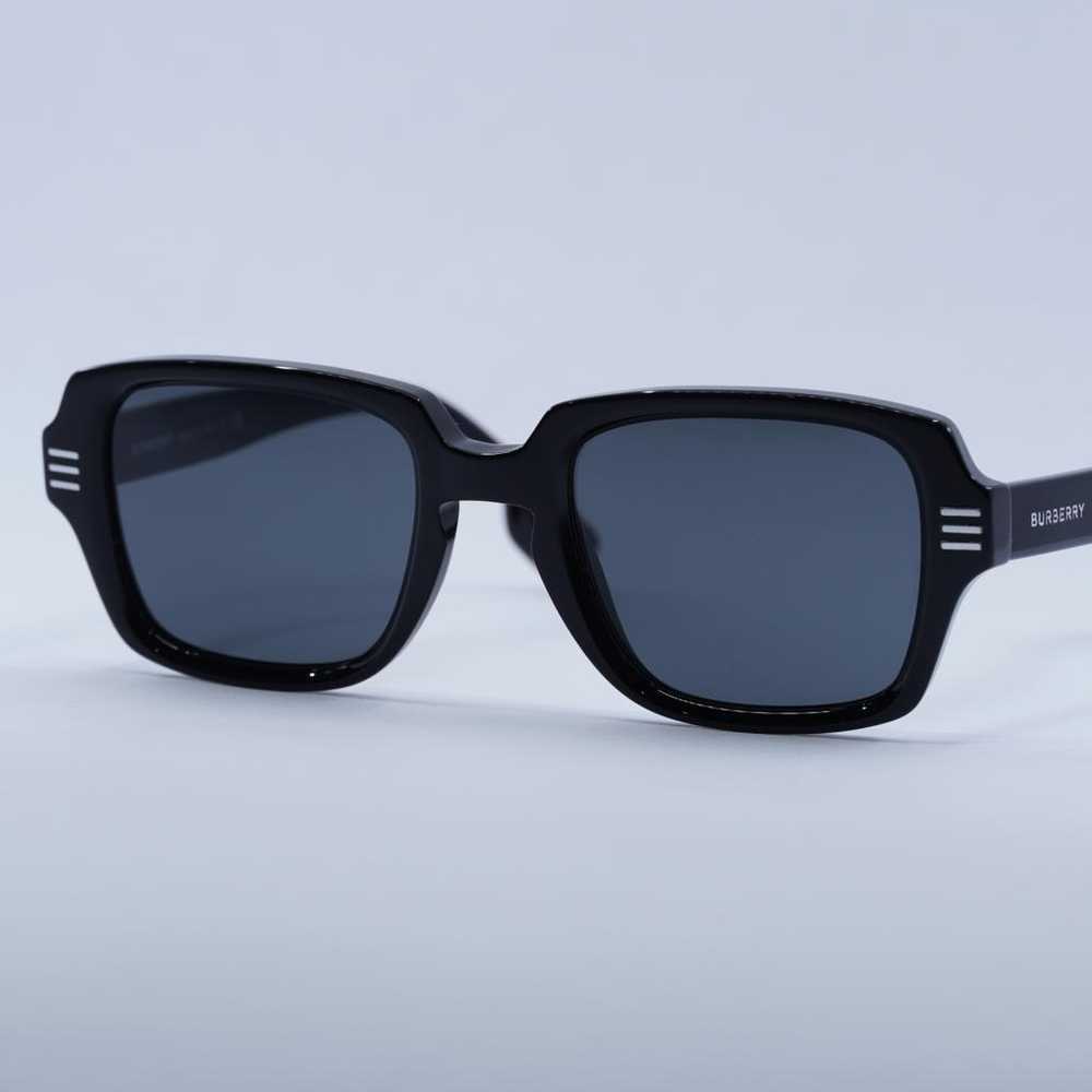 Burberry Sunglasses - image 10