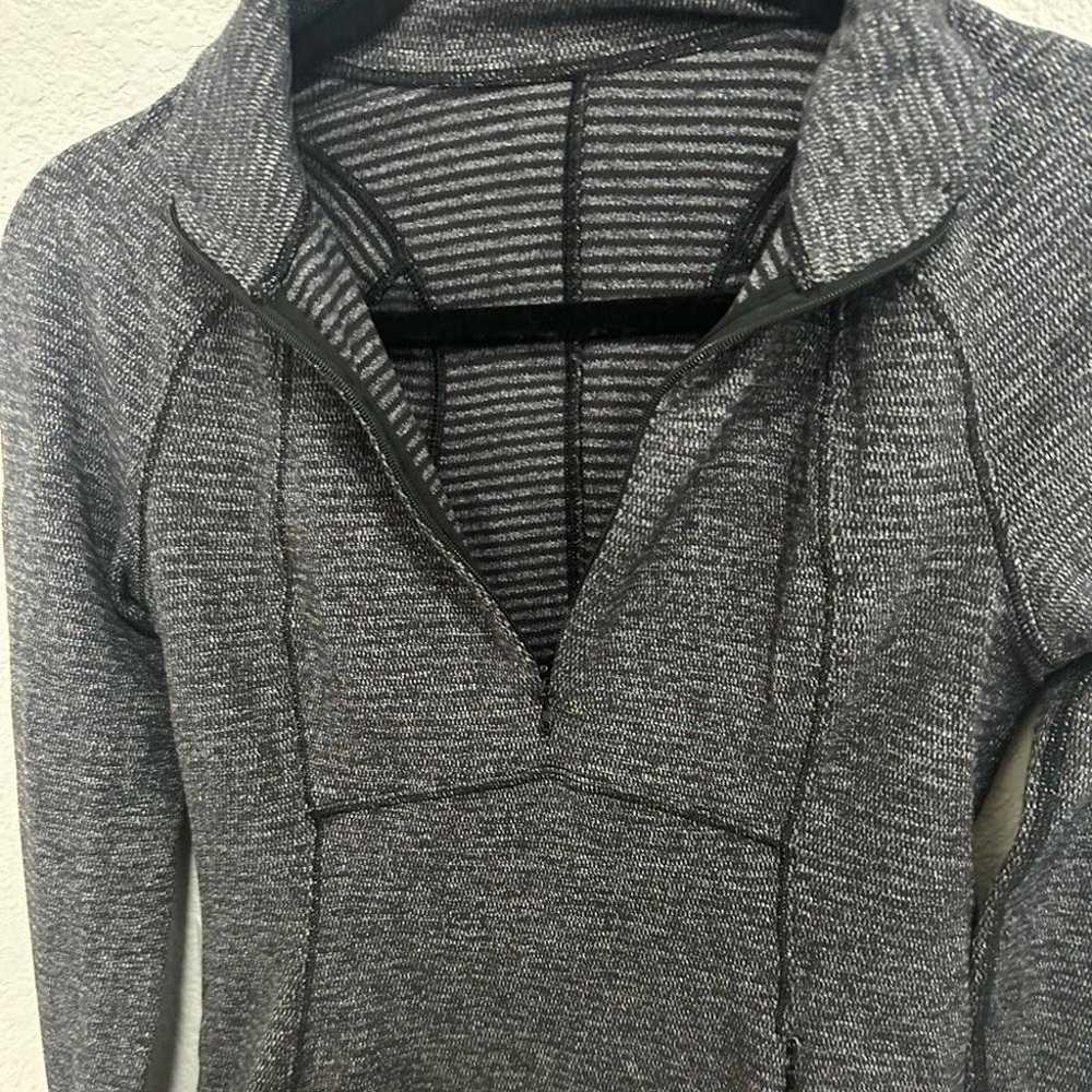 Lululemon Runderful 1/2 Zip Pullover Size 4 Mini … - image 6