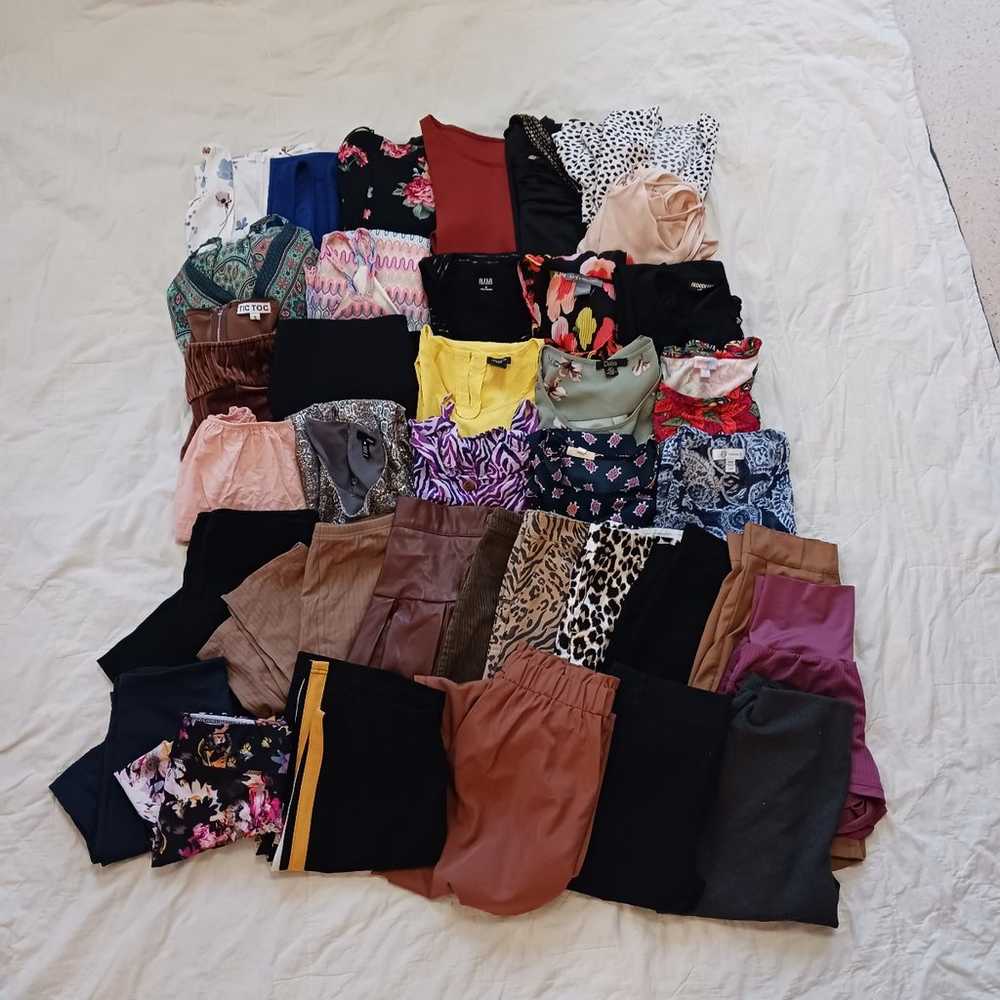 Teen Girls Junior Womens Clothing Lot Of 38 Size … - image 1