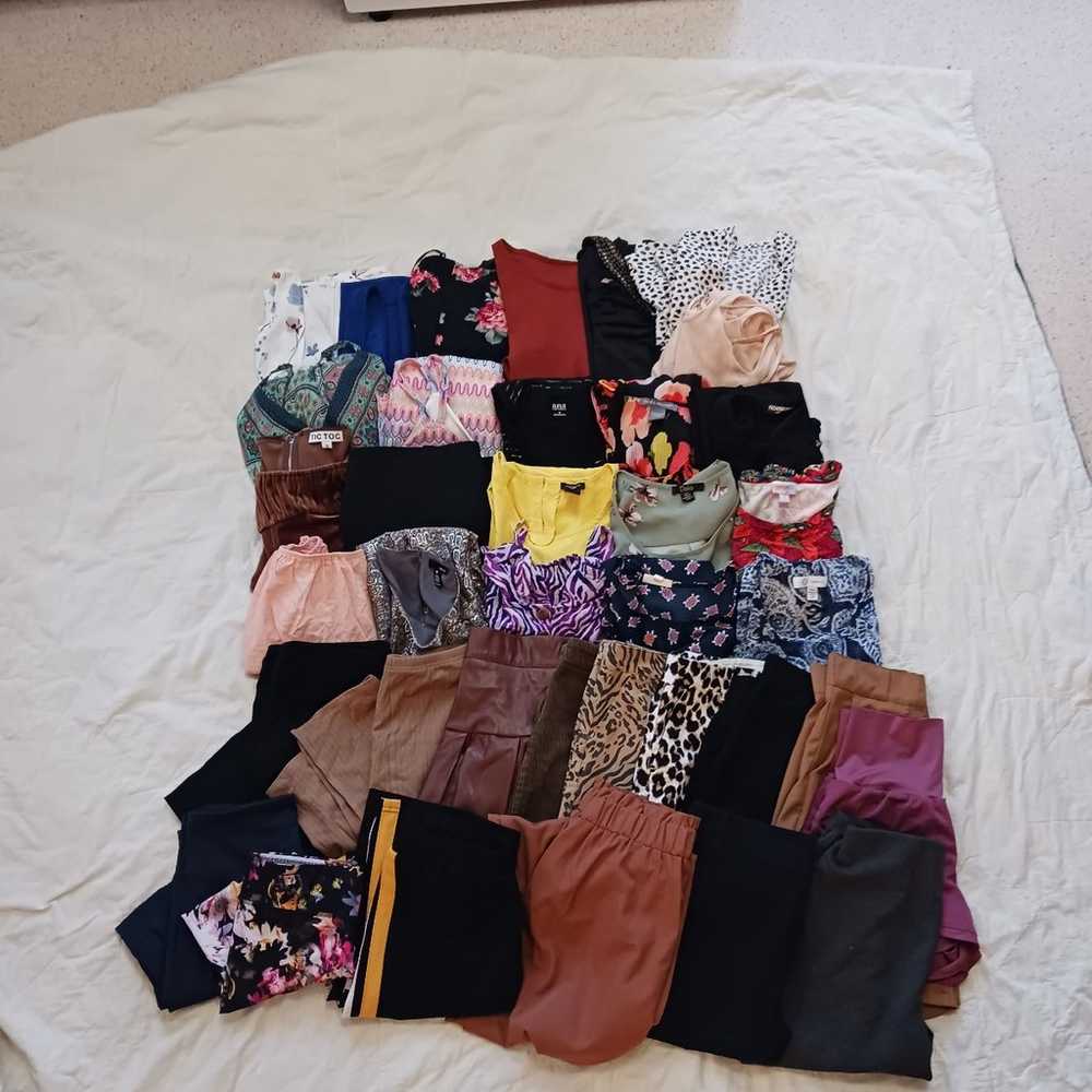 Teen Girls Junior Womens Clothing Lot Of 38 Size … - image 2