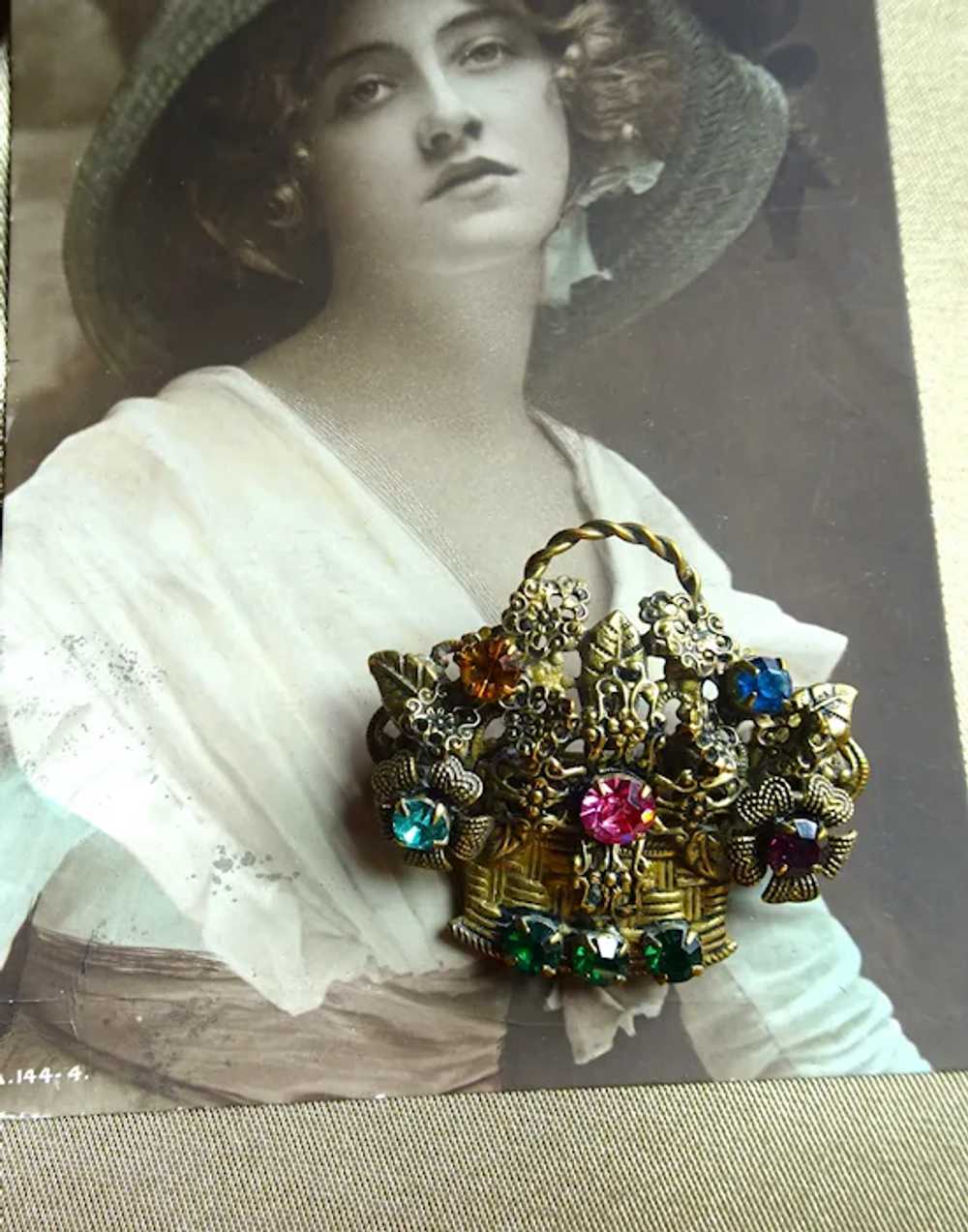 PRETTY 1930s Floral Basket Brooch, Sparkling Glas… - image 2