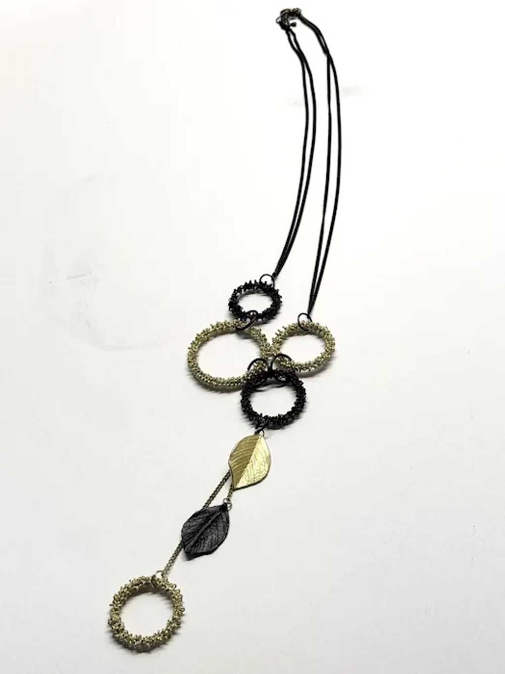 Vintage black and gold textured ring leaf necklace - image 5