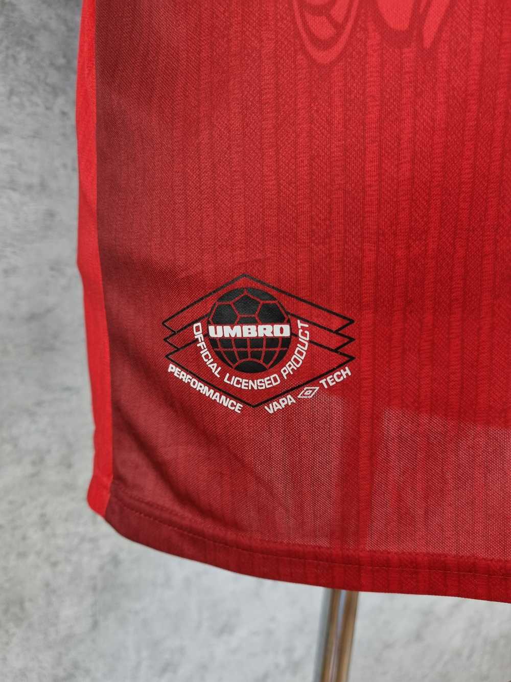 Manchester United × Soccer Jersey × Umbro 90s Rar… - image 11