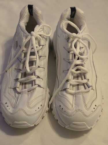 スケッチャーズ　エナジータイムレス　ホワイト　￼ sketchers スポーツ Amazon.co.jp: Skechers(スケッチャーズ) Energy(エナジー