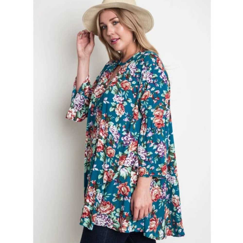 Umgee size medium Teal floral swing tunic shirt o… - image 1