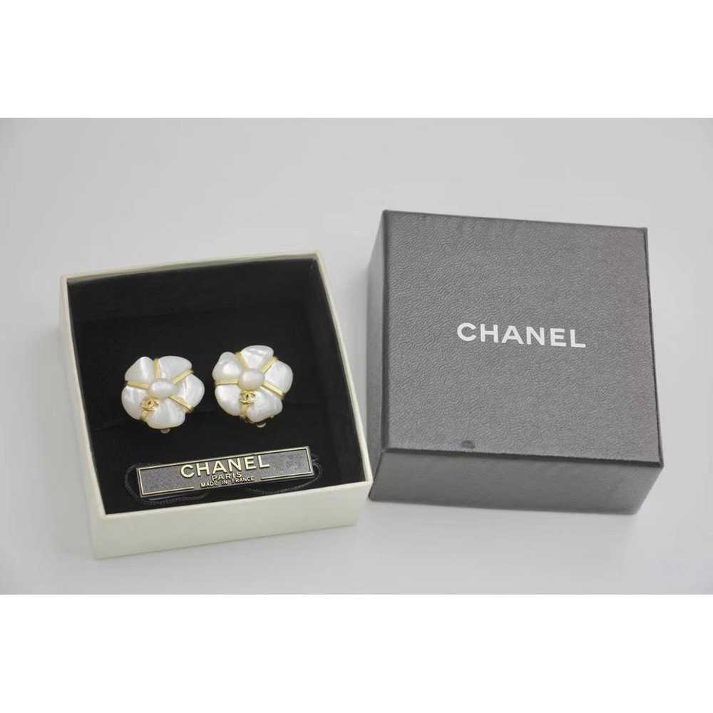 Chanel Camélia earrings - image 3