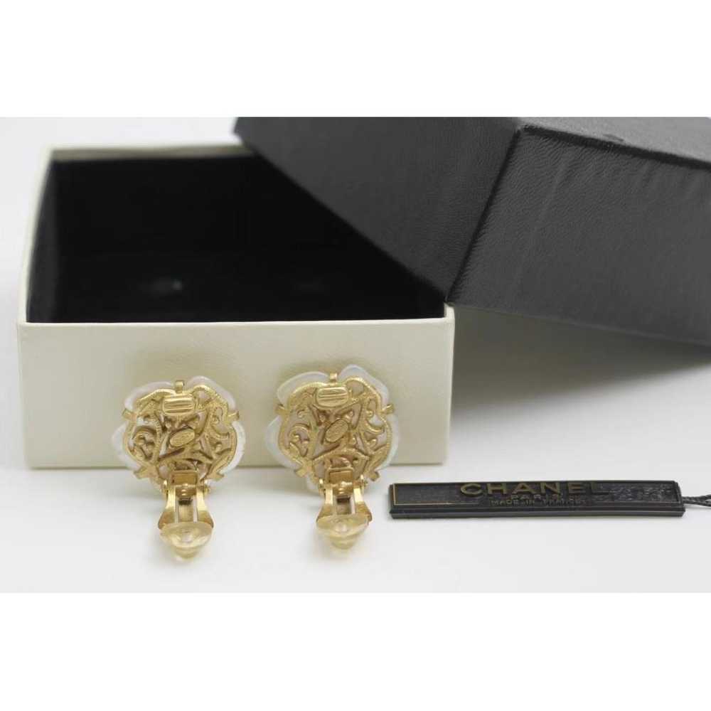 Chanel Camélia earrings - image 8