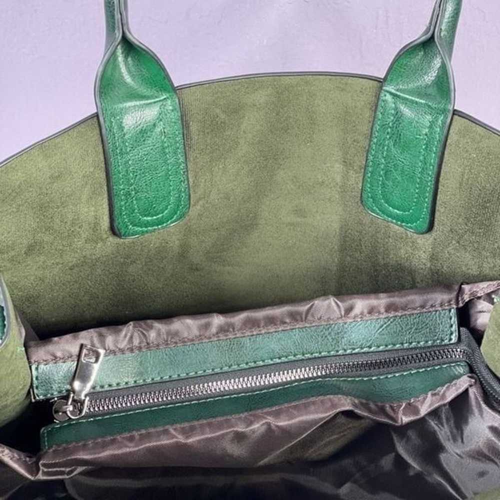 Green Polyurethane Large Shoulder Bag with Should… - image 5