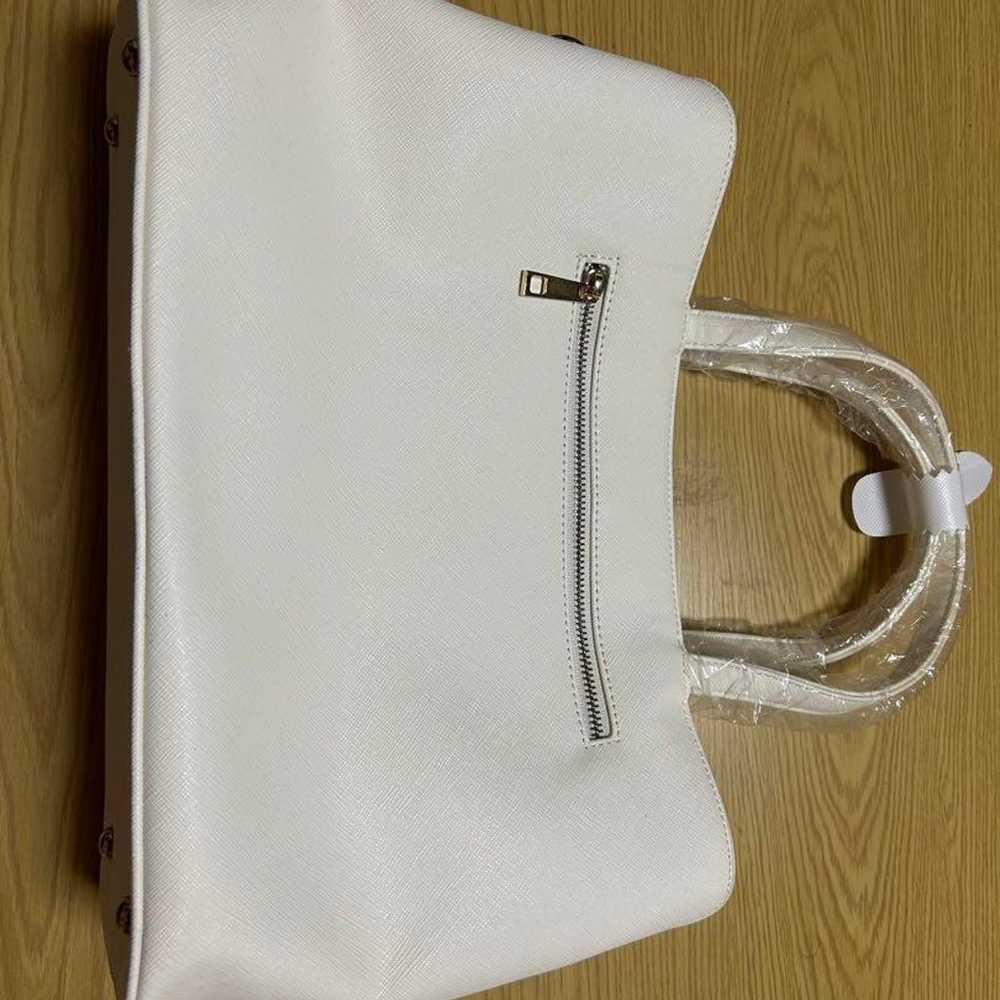 White Handbag Simple - image 2