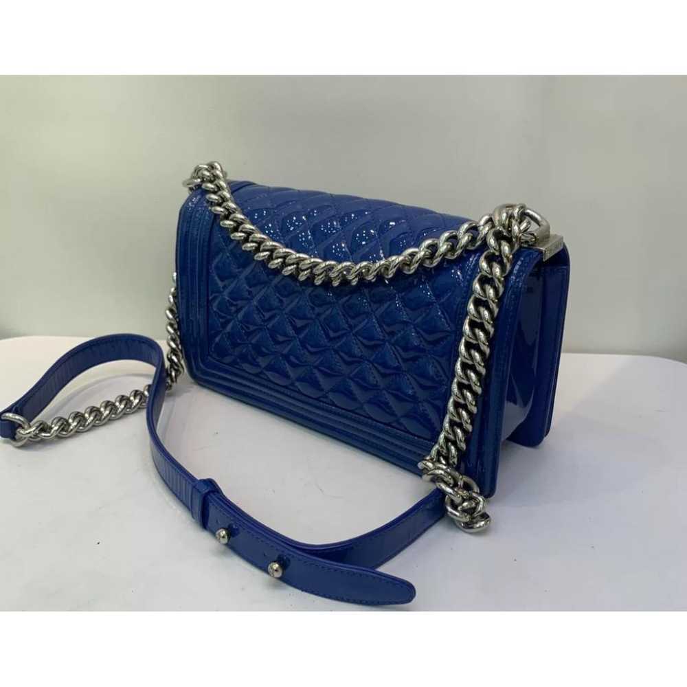 Chanel Boy patent leather crossbody bag - image 3