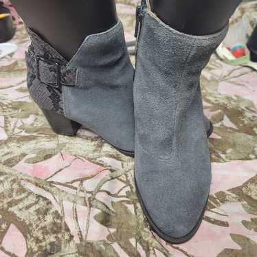 Vionic Naomi Snake Gray Suede Ankle Boot Womens Si