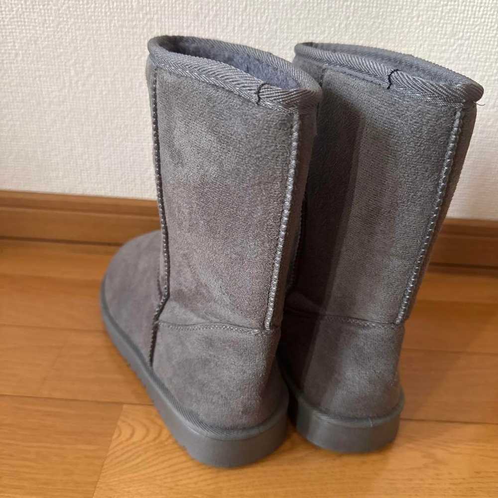 Gray mid-cut sheepskin boots - image 3