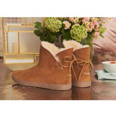 Koolaburra by Ugg Shazi Short Chestnut Boot Size 8