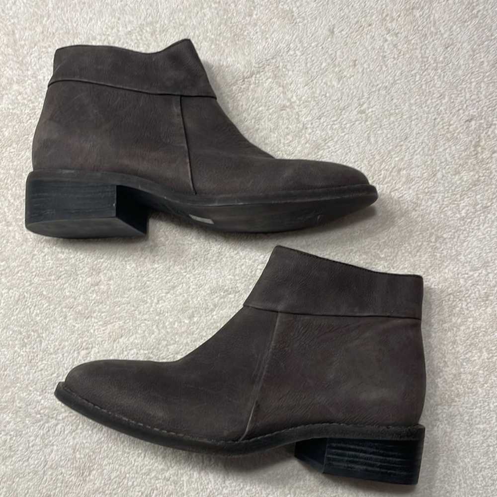 Eileen Fisher Gray Suede Heeled Ankle Bootie Size… - image 1