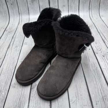 Ugg Bailey Button Size 10