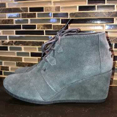 Toms Desert wedge suede booties