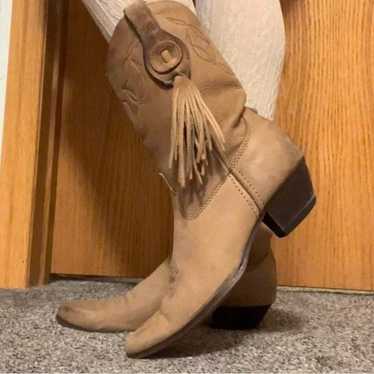 Laredo women’s tan leather cowgirl western boots