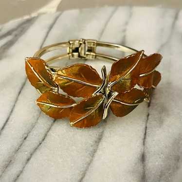 Vintage Vintage Leaf Motif Clamper Bracelet Gold T