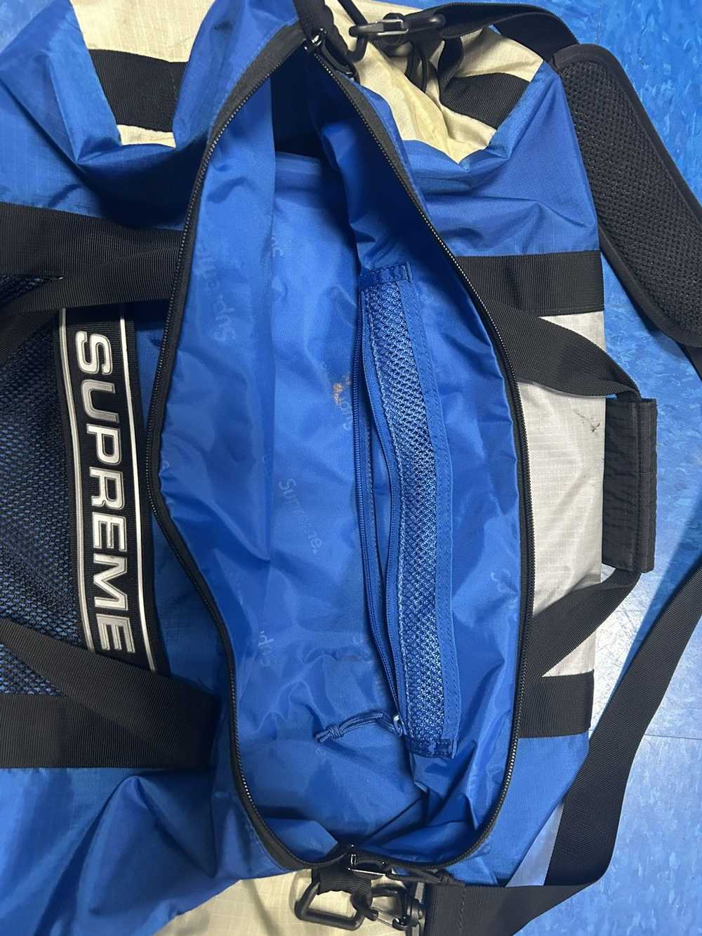 Supreme Supreme FW23 Nylon Duffel Bag - image 6