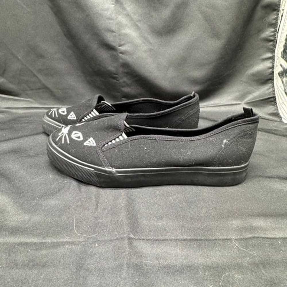 Purrfect pair of Hot Topic Black Slip On Shoes, W… - image 2