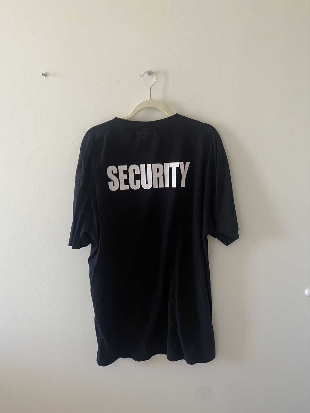 Vetements Rare Vetements Security T-Shirt - image 8