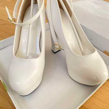 Pumps size 23 centimeters - image 1