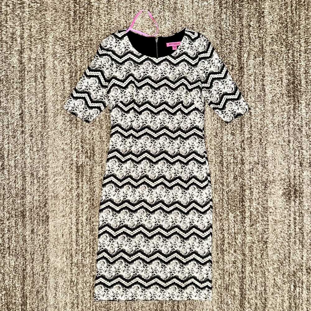 Betsey Johnson Women's 3/4 Sleeve Chevron Sheath … - image 3