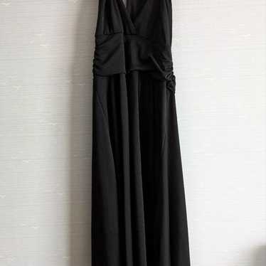 Black sleeveless long dress