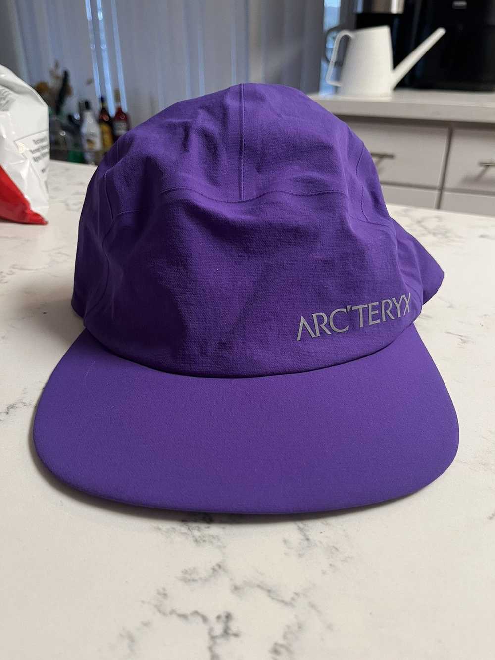 Arc'Teryx Palz Cap 5 panel purple hat - image 2