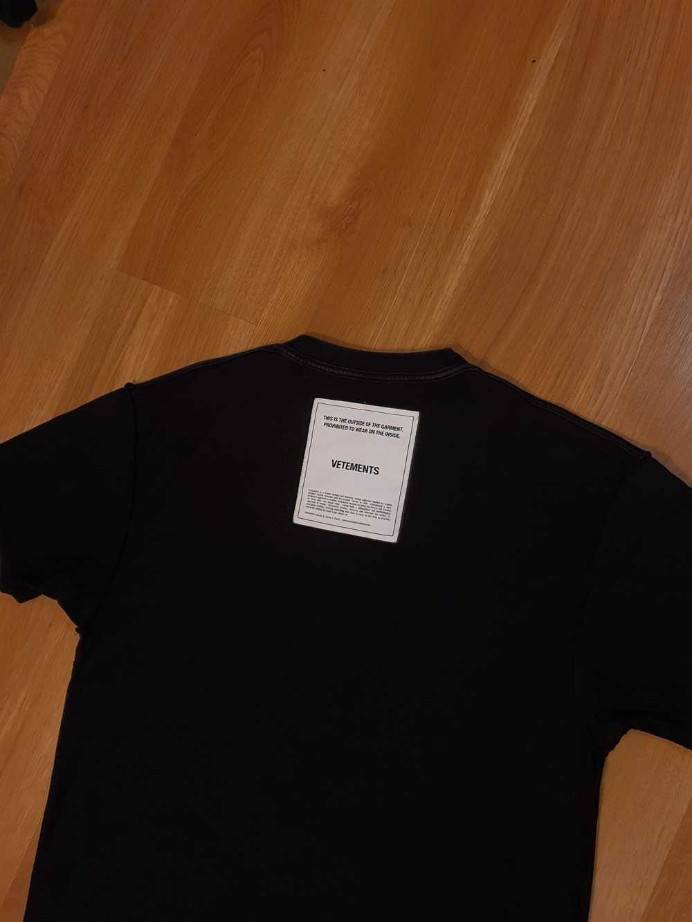 Vetements AW18 Vetements Black Inside-Out T-shirt… - image 7