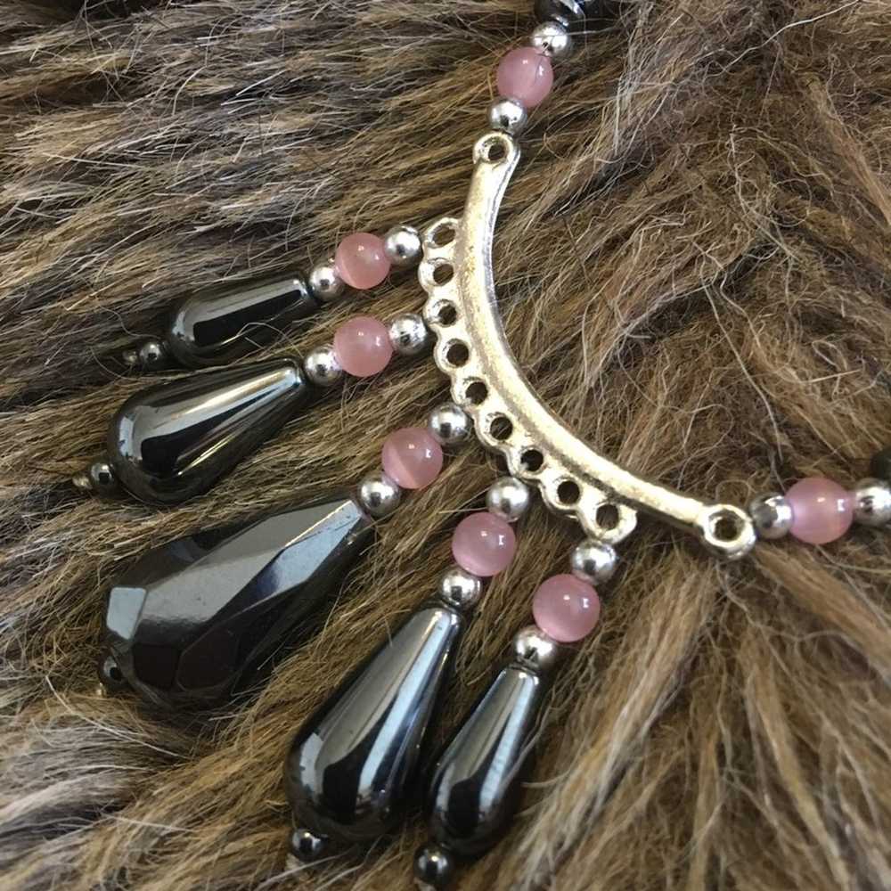 Vintage 80s hematite & rose quartz stone necklace - image 6