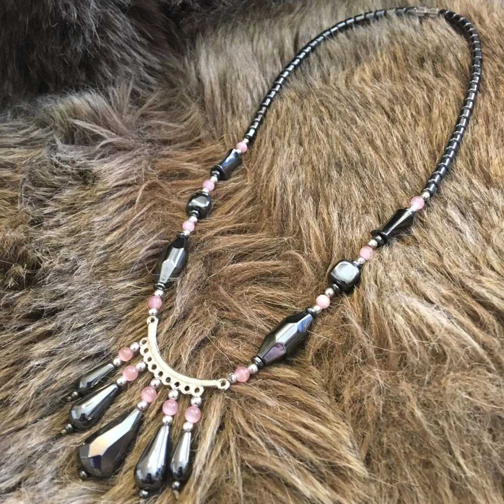 Vintage 80s hematite & rose quartz stone necklace - image 9