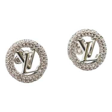 Louis Vuitton Essential V earrings