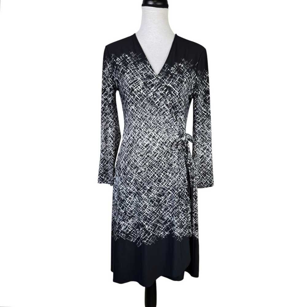 BCBGMaxazria Adele Black White Print 3/4 Sleeve V… - image 1