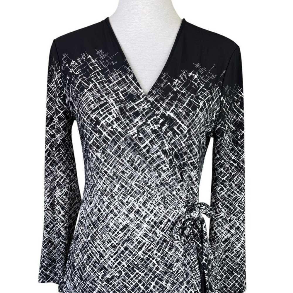 BCBGMaxazria Adele Black White Print 3/4 Sleeve V… - image 4