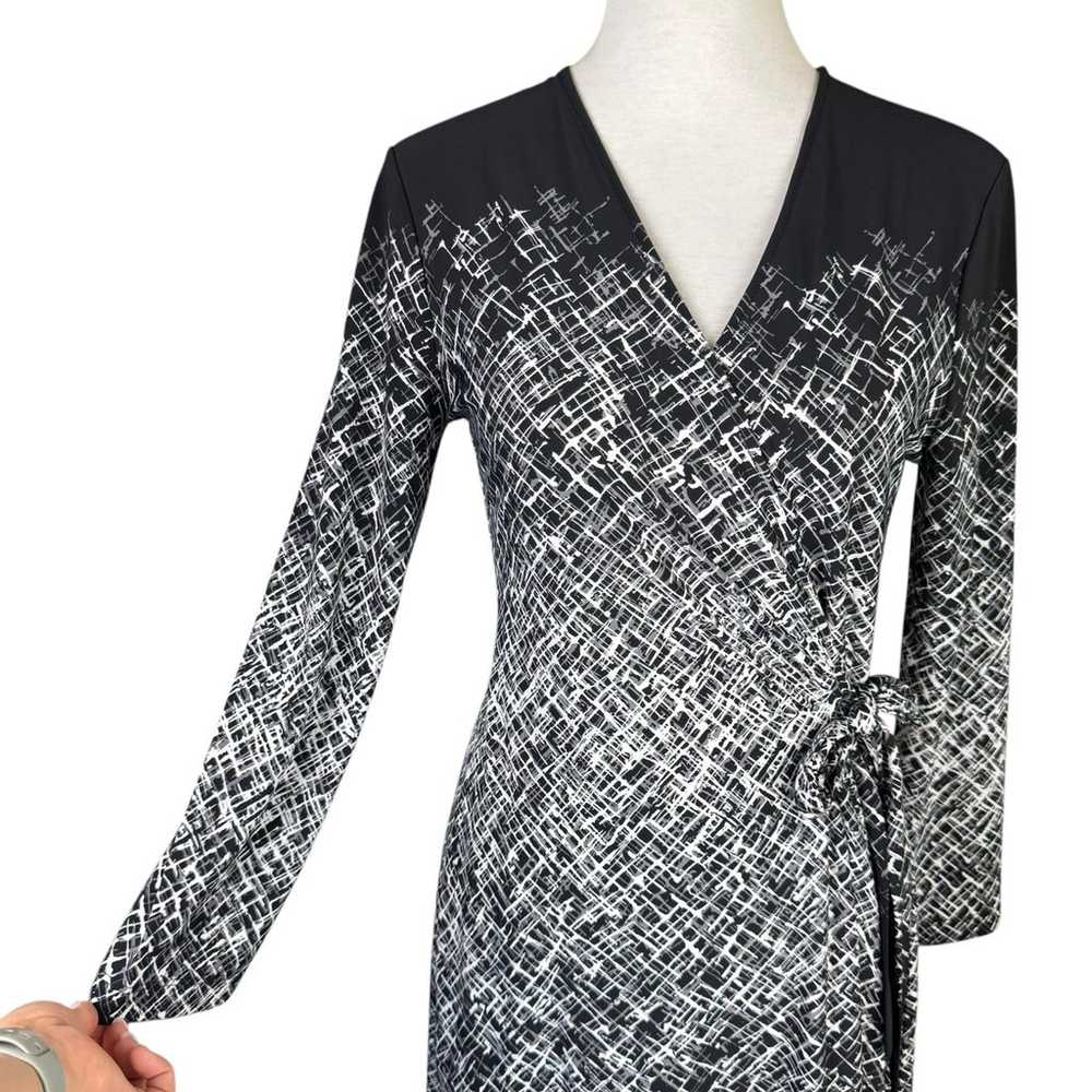 BCBGMaxazria Adele Black White Print 3/4 Sleeve V… - image 7