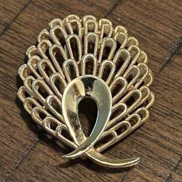 VINTAGE SIGNED CROWN TRIFARI PEACOCK TAIL BROOCH … - image 1