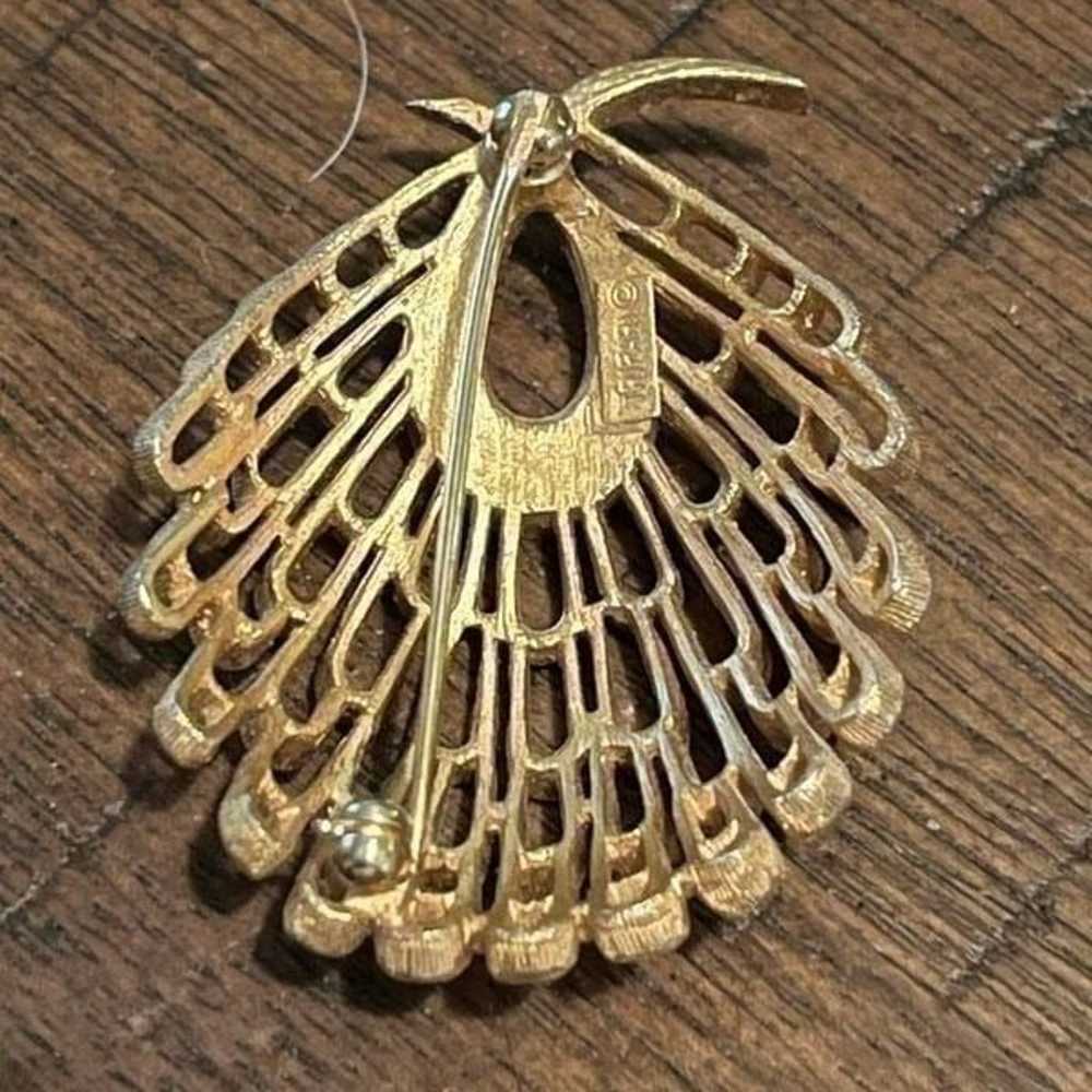 VINTAGE SIGNED CROWN TRIFARI PEACOCK TAIL BROOCH … - image 2