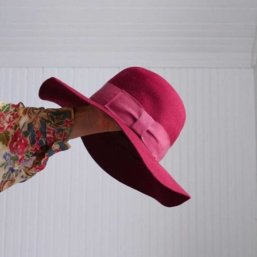 Classic vintage burgundy wide brimmed felt hat - image 1