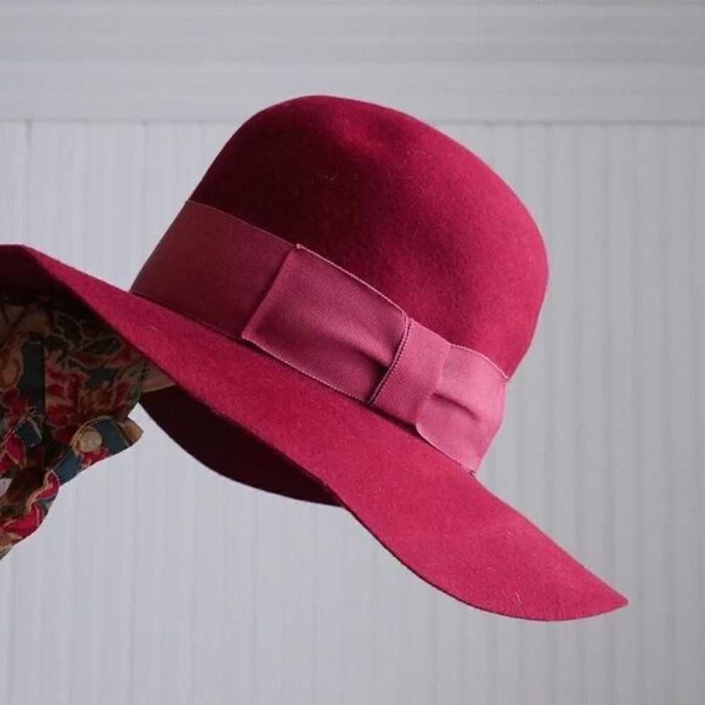 Classic vintage burgundy wide brimmed felt hat - image 3